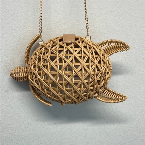 Tommy Bahama | Turtle Woven Bag 🐢 - Picture 1 of 11